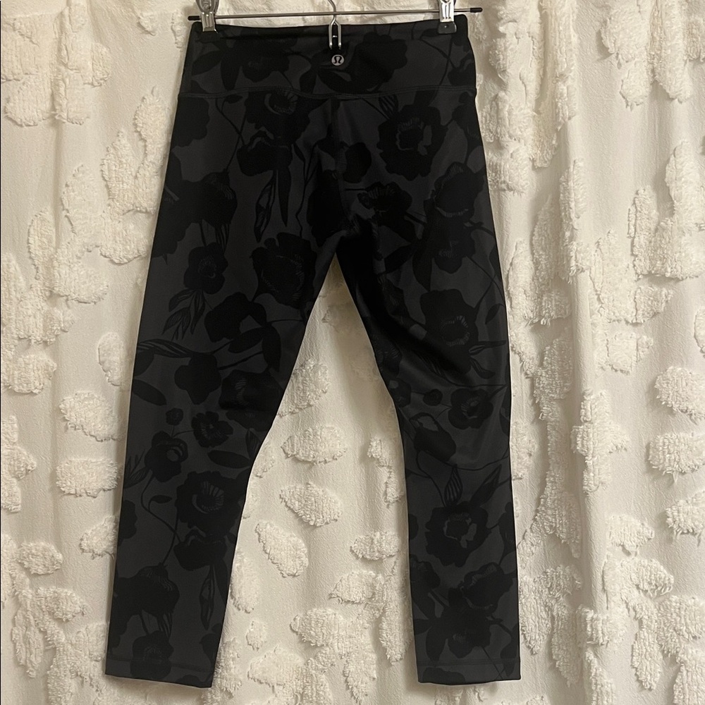 Lululemon Wunder Under Crop II *Full-On Luxtreme Flat Inky Floral Printed Black - Picture 7 of 7